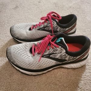 Ghost 11 women's running shoes size 8.5